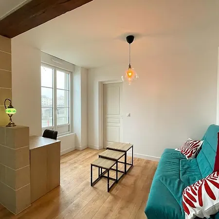 Lejlighed Bright, Central, & River-view: Ideal 6-sleeper