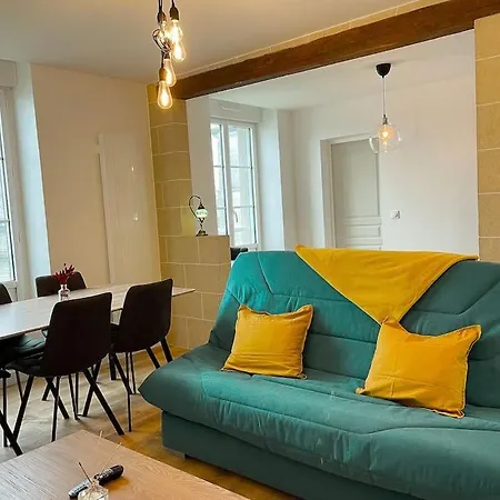 Bright, Central, & River-view: Ideal 6-sleeper * Corbeil-Essonnes